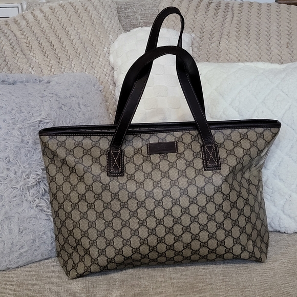 GUCCI GG Supreme Monogram MM Zippered Tote Bag... Authentic!! - Picture 1 of 16